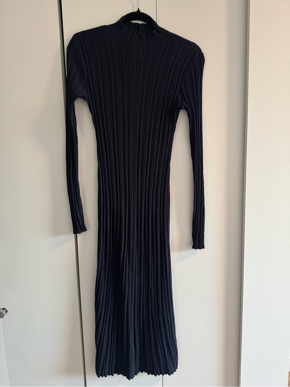 H&M Black Ribbed Long-Sleeve Midi Dress